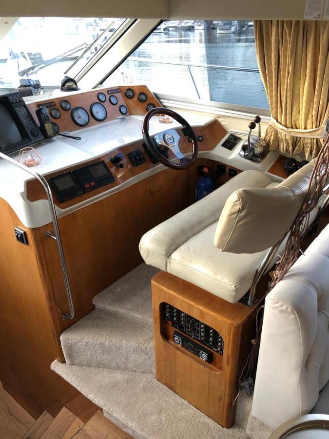 Luxury 40 Foot Yacht On 5 Star Ocean Village Marina Southampton - Minutes Away From City Centre And Cruise Terminals - Free Parking Included ภายนอก รูปภาพ