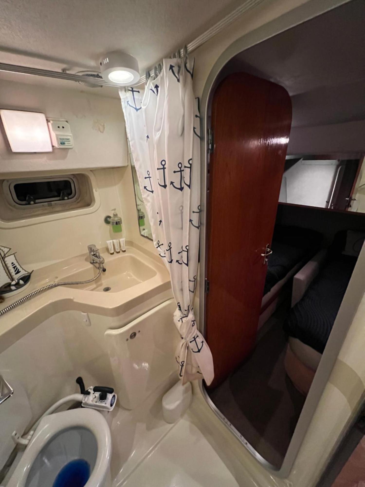 Luxury 40 Foot Yacht On 5 Star Ocean Village Marina Southampton - Minutes Away From City Centre And Cruise Terminals - Free Parking Included ภายนอก รูปภาพ