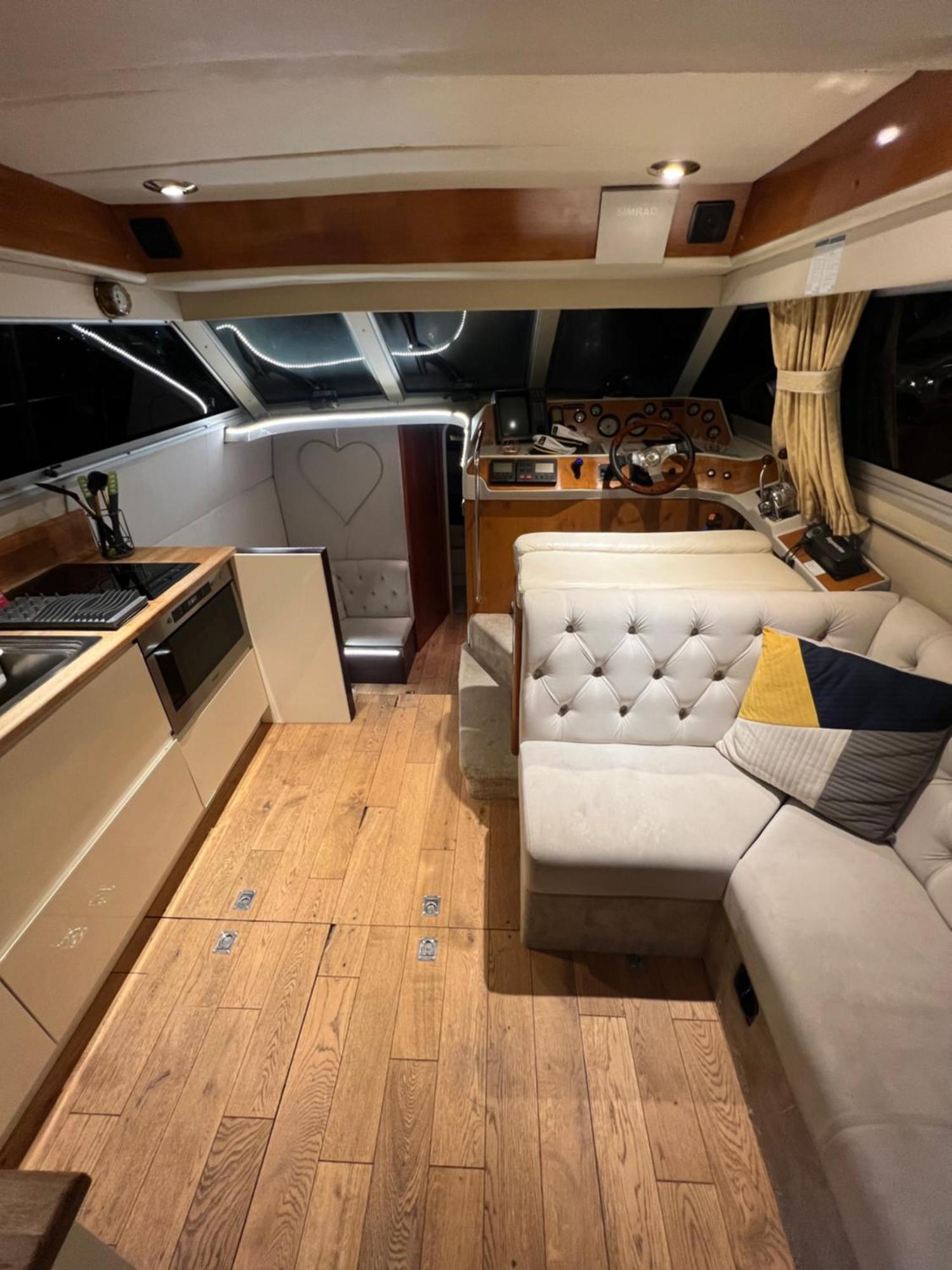 Luxury 40 Foot Yacht On 5 Star Ocean Village Marina Southampton - Minutes Away From City Centre And Cruise Terminals - Free Parking Included ภายนอก รูปภาพ